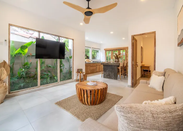 Tropical Sinar Maluku Villa *
