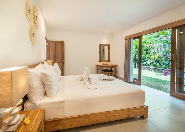 Tropical Sinar Maluku Villa *