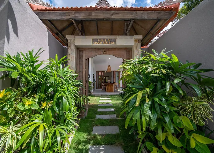 Tropical Sinar Maluku Villa