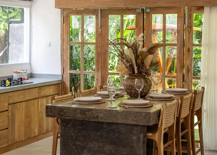Tropical Sinar Maluku Villa *
